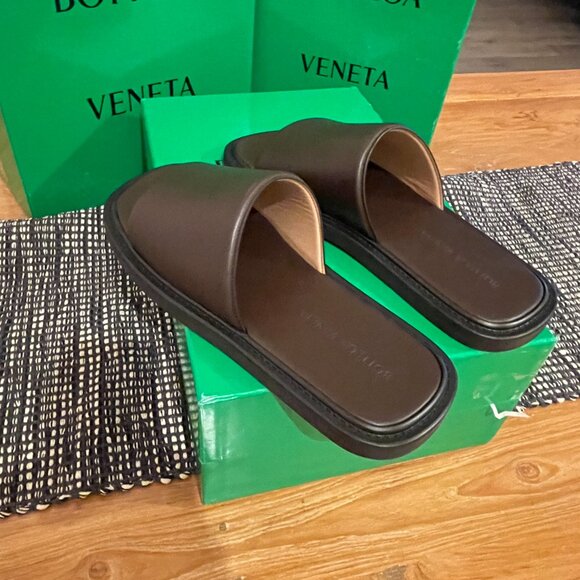 Bottega Veneta 667087 Vienna Calf Leather Sandals, rubber sole, Size 41, 43 - Picture 11 of 13